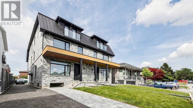 Photo - 750 Glengrove Ave W