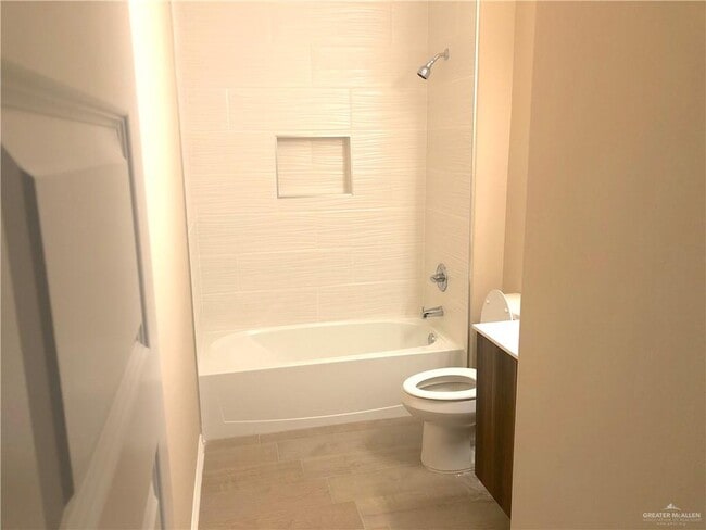 Photo - 11 W Driftwood St Unit 4