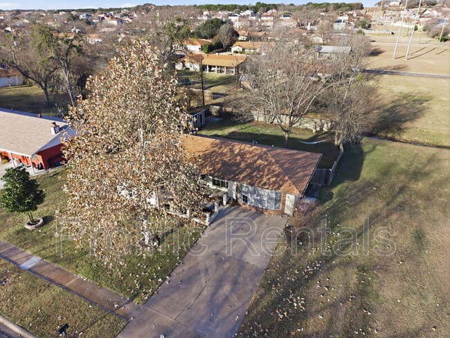 Photo - 610 Creek St