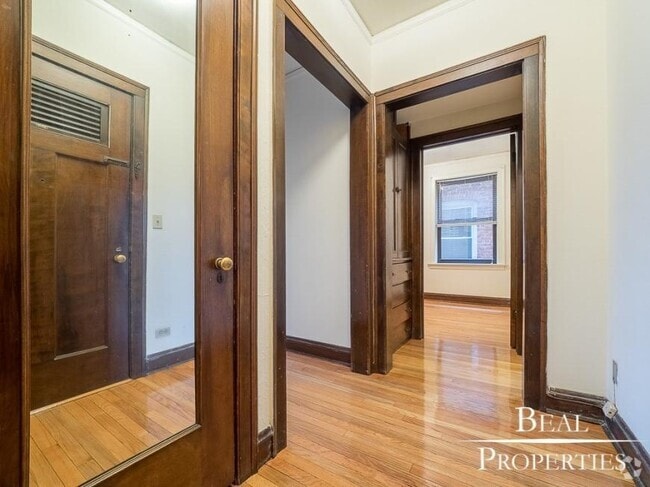 Building Photo - 1 bedroom in GLENCOE IL 60022 Unit 10 Rental