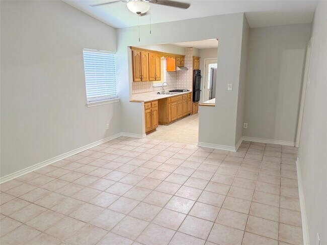 Photo - 534 Glenvale Dr