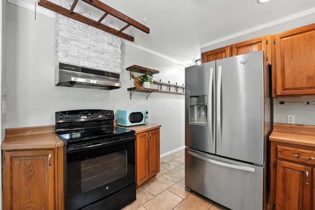 Photo - 4100 E 112 St