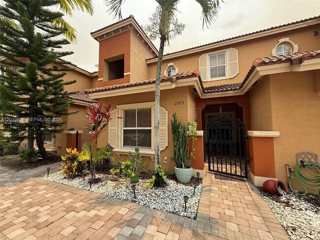 Building Photo - 2573 SW 121st Terrace