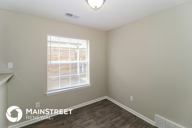 Photo - 10100 Mill Hill Ave