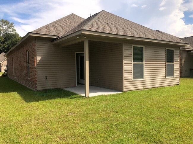 Photo - WATER FRONT PROPERTY! BEAUTIFUL 3BD/2BA HOME!