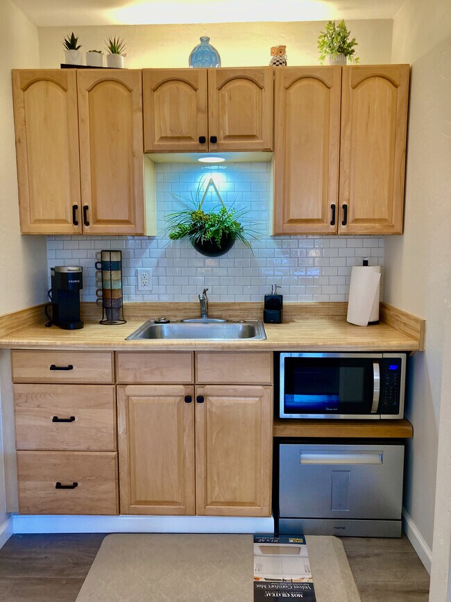 Photo - 6213 Muirfield Dr Unit Studio