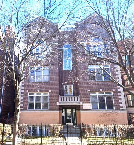 Building Photo - 4233 N Kenmore Ave Unit 2N