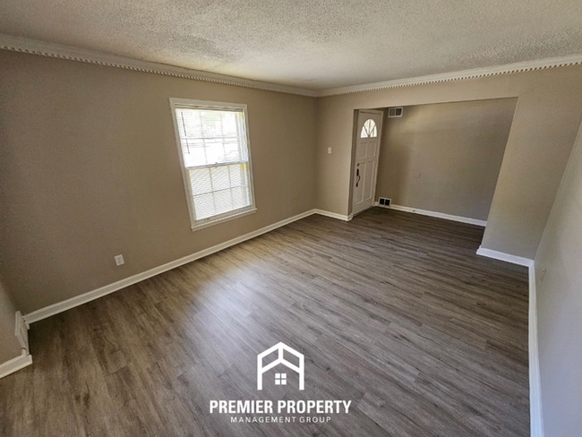 Photo - Massive 5BR/3BA Executive Home in East Memphis | Screened Porch & 2,200+ Sq Ft