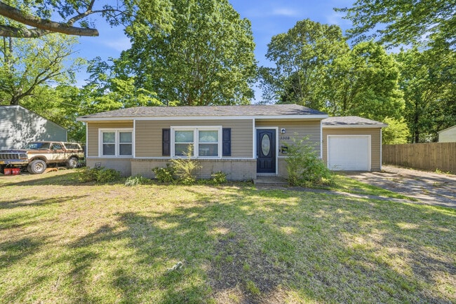Building Photo - 3308 Woodsman Ln