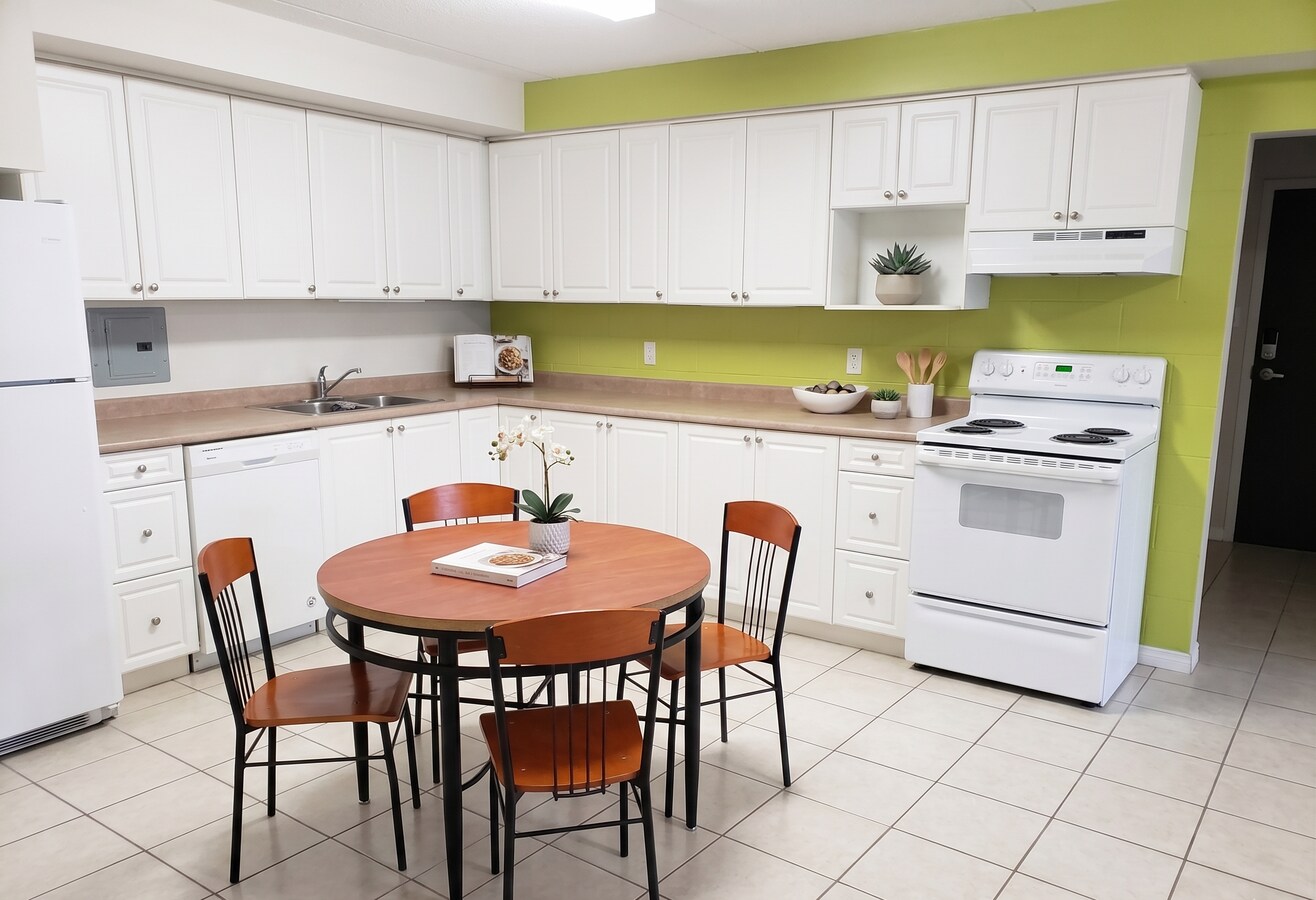 Photo - 261-261 Lester St Unit 1