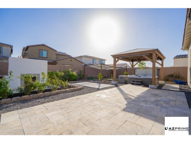 Building Photo - Turnkey Avondale Home with Fully Finished Backyard - Better Than New Builds