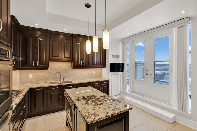 Photo - 1717 Avenue Rd