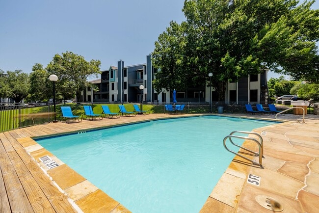 Photo - Woodhollow Apartments