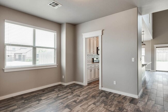 Photo - Gorgeous 3 Bed 2.5 Bath 2 Story Home in Yukon!