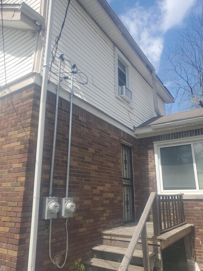 Photo - 15804 Indiana St