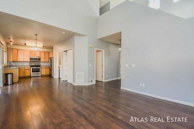 Photo - 7056 McEwan St