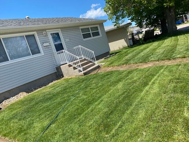 1204 Candace Dr