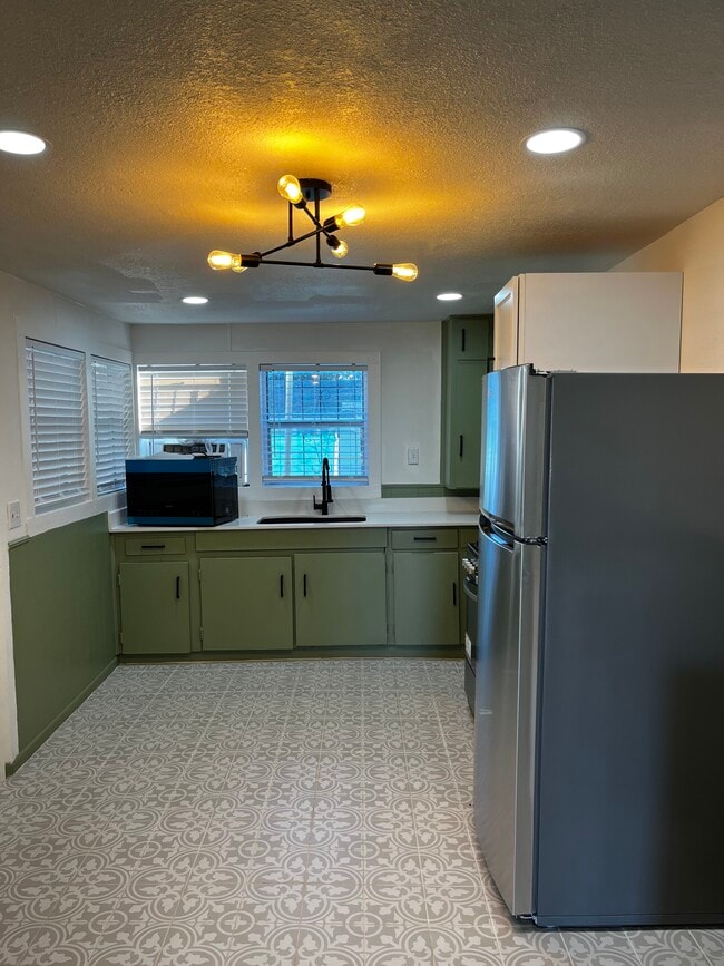 Kitchen - 628 Sherman Unit 2