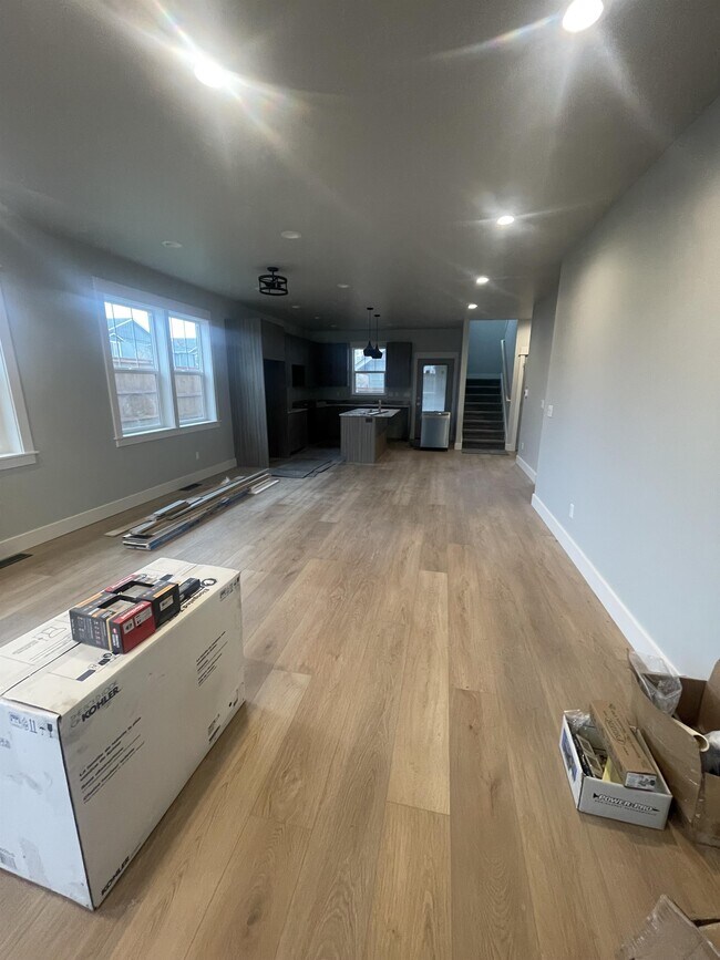 300 Everett Way Apartment Unit 300 Everett Talent, OR