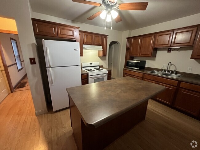Building Photo - 1213-1215 S 18th St Rental
