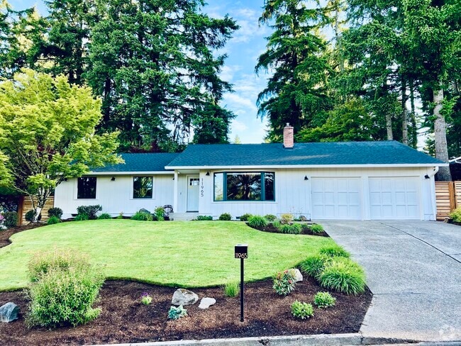 Building Photo - 11965 NW Oatfield Ct Rental