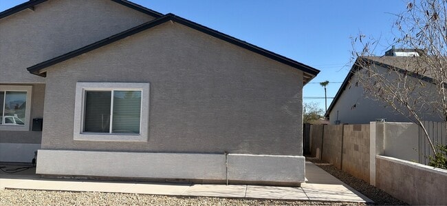 2057 E Orange St. Unidad A