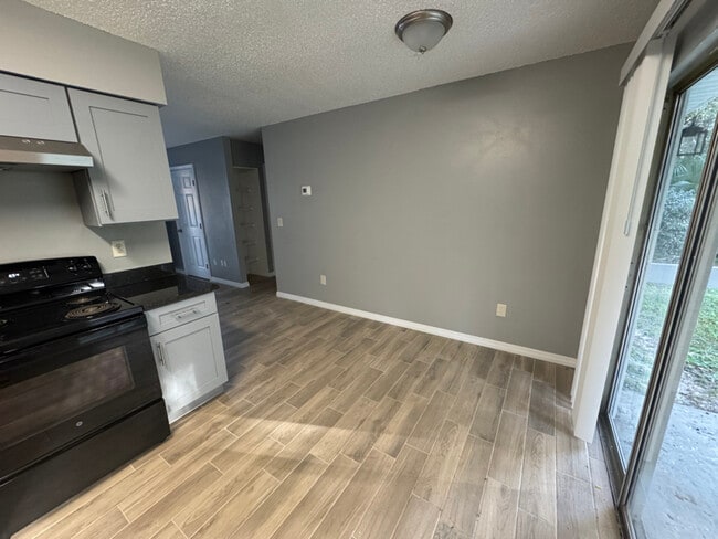 Photo - 10469 Eastside Ave Unidad 10467