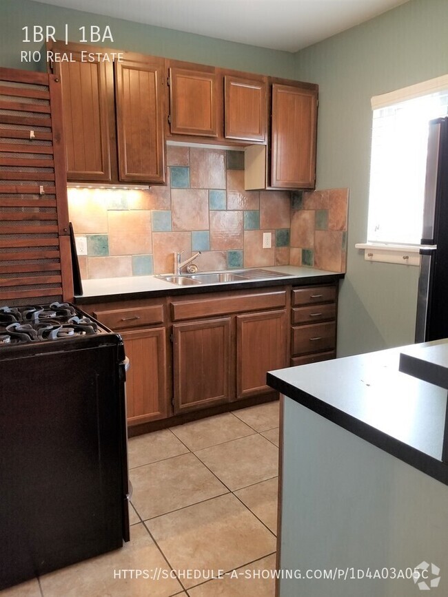 Building Photo - 2070 S Milwaukee St Unit 1 Rental