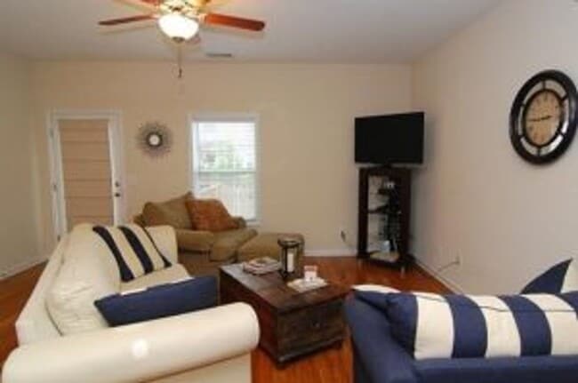 Photo - Welcome to Wellesley