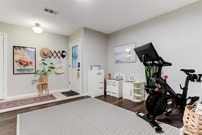 Photo - 1034 Montour Dr