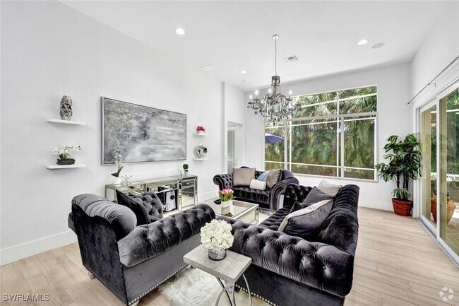 Building Photo - 8910 Paseo De Valencia St Rental