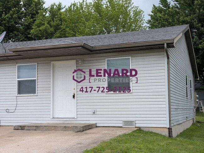 2 Bedroom Duplex Ready for Move In! - 2 Bedroom Duplex Ready for Move In! House