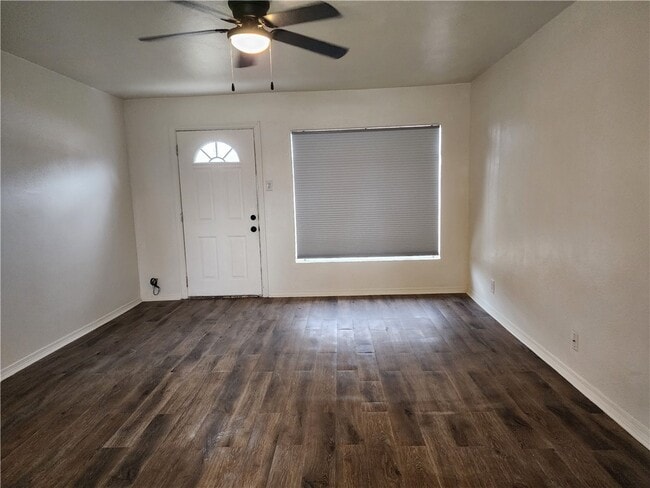 Photo - 415 W Poplar St Unit A