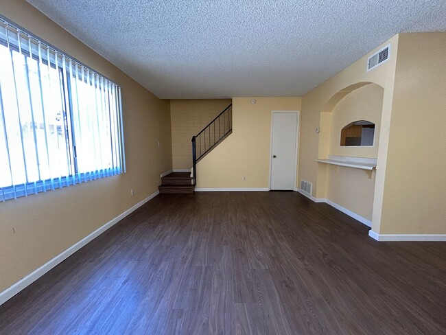 Building Photo - 4204 S 47th St Unit 1