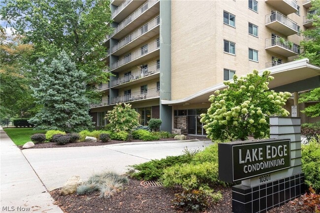 Building Photo - 10301 Lake Ave Unit 807