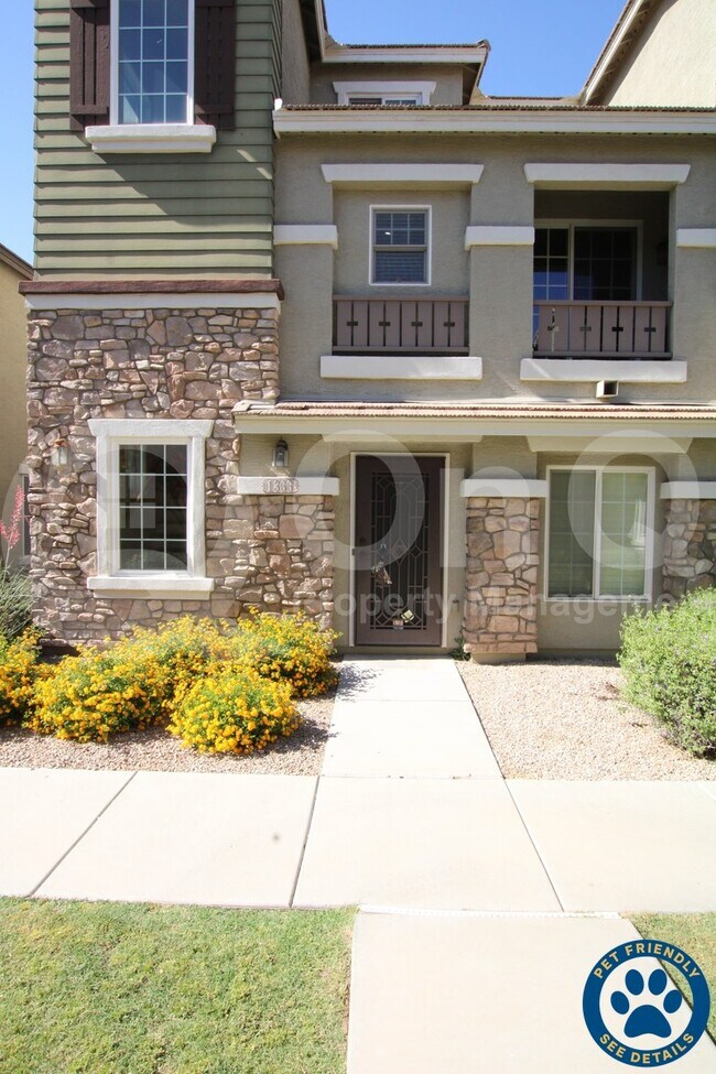 Building Photo - 1366 S Sabino Dr Rental
