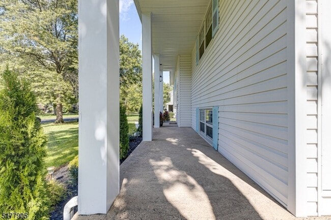 Photo - 50 Colonial Way