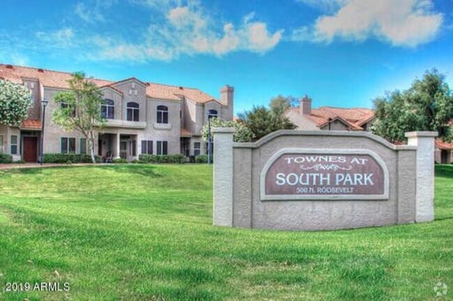 Building Photo - Great Chandler apartment with two master s...