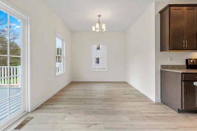 Photo - 5 BED 2 BATH HOME LOCATED IN BLACKSBURG