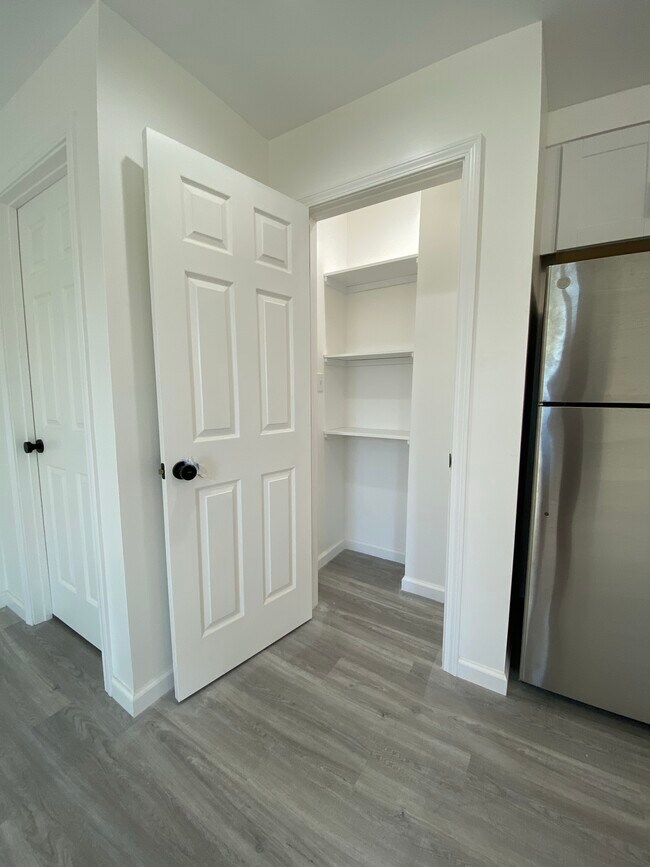 Photo - 470 W 2nd St Unidad 3