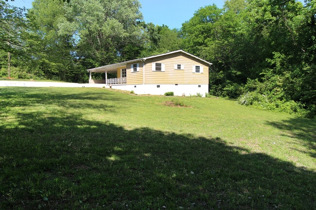 Photo - 1940 Harris Rd