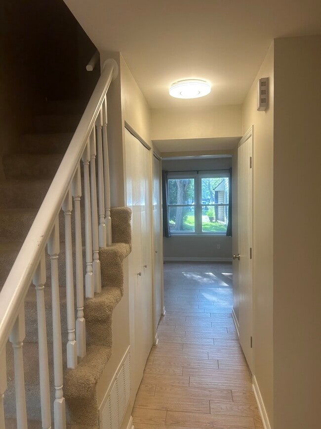 2464 Devonshire Ct