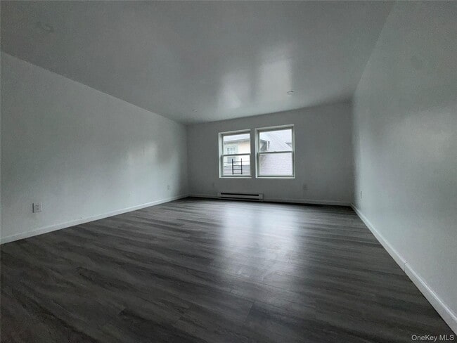 Building Photo - 300 Highland Ave Unit 7