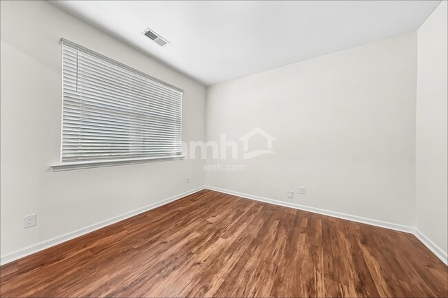 Photo - 203 Bushwood Dr