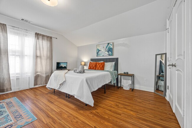 Photo - 1267 Atlantic Dr NW Unidad Atlantic B Studio