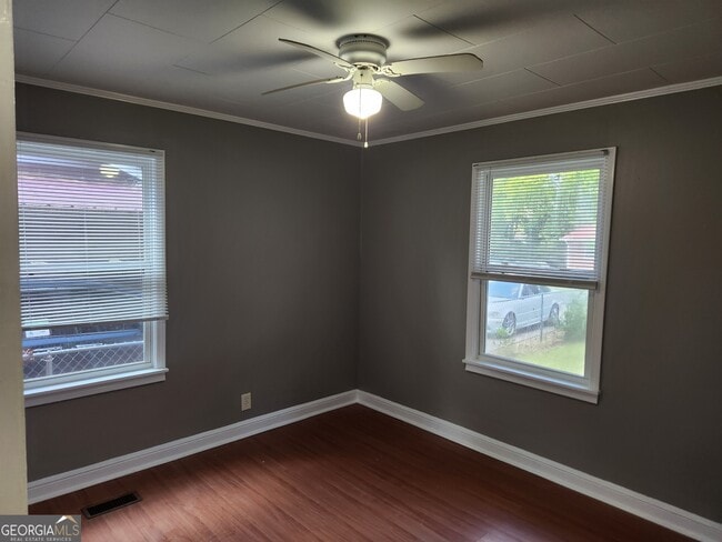 Photo - 109 Larkspur Ln