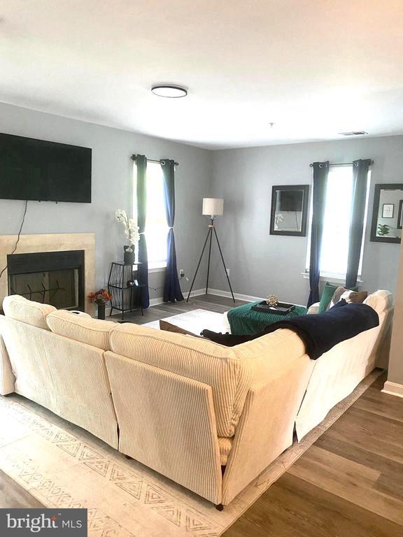 4108 Apple Leaf Way