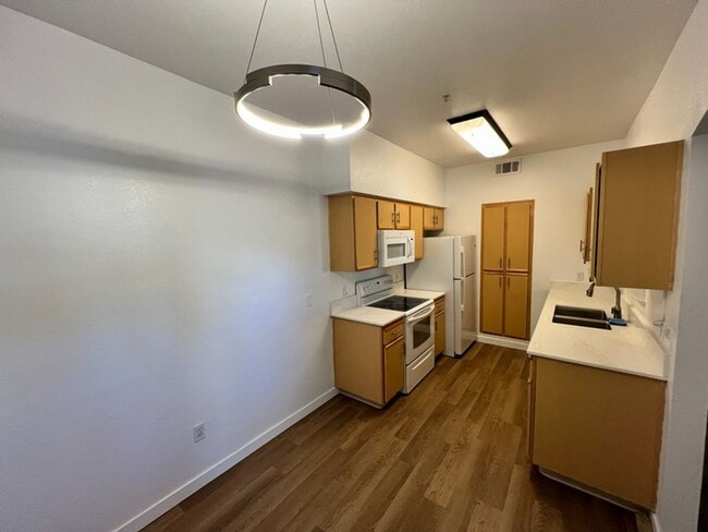 Reno Rental Finders - 6850 Sharlands Ave #W1137 Reno, NV 89523