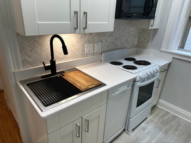 Photo - 1673 Commonwealth Ave