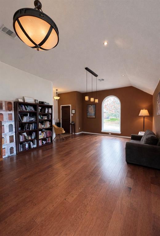 Photo - 1052 Hot Spring Valley